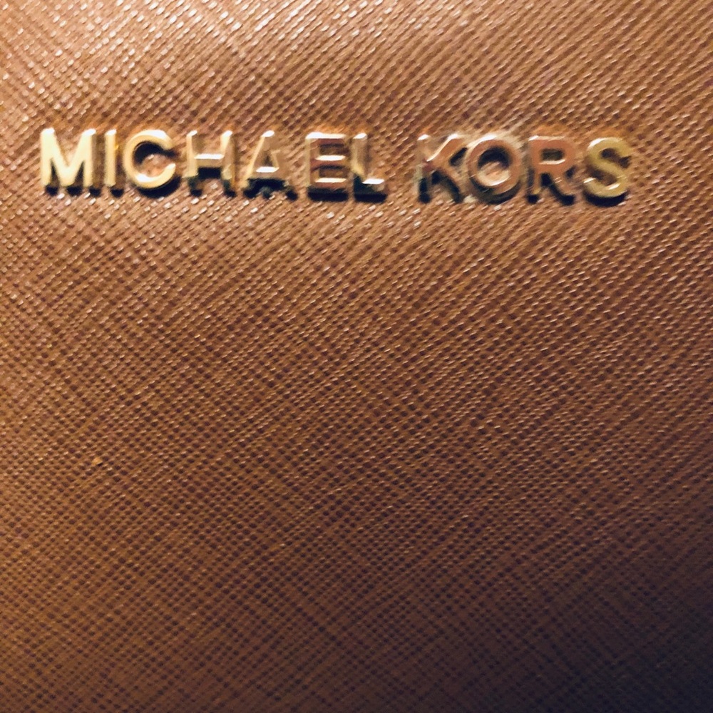 Michael Kors Medium Jet Set Saffiano Tote Bag - Picture 3 of 9